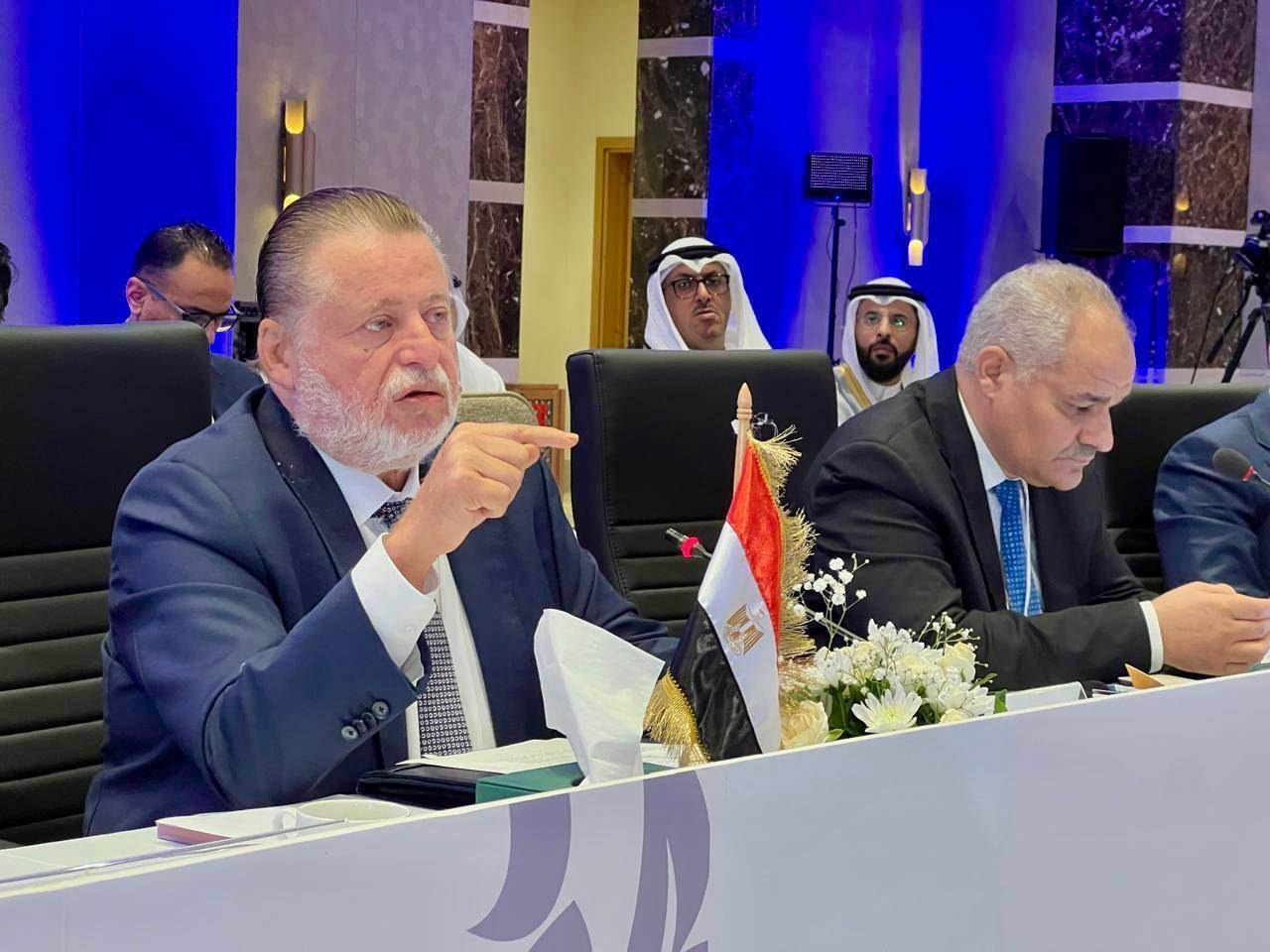 محافظ المركزي خلال المشاركة