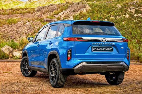 تويوتا أوربان كروزر 2026 من الخلف
