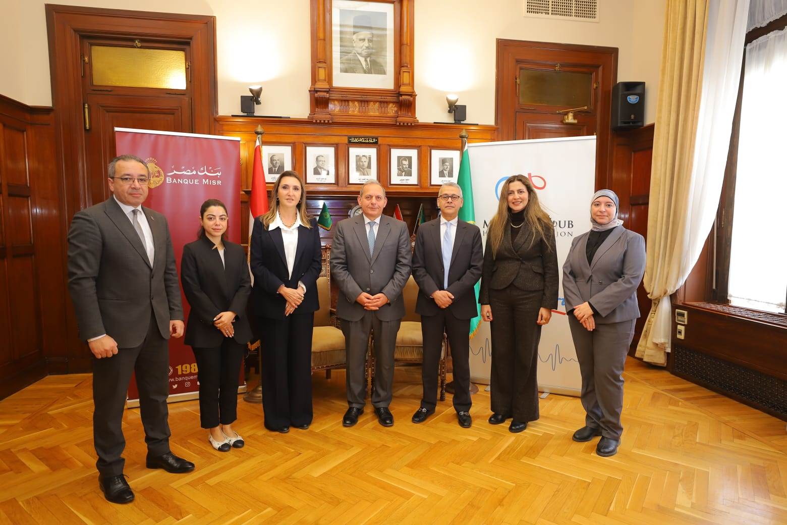 جانب من التوقيع