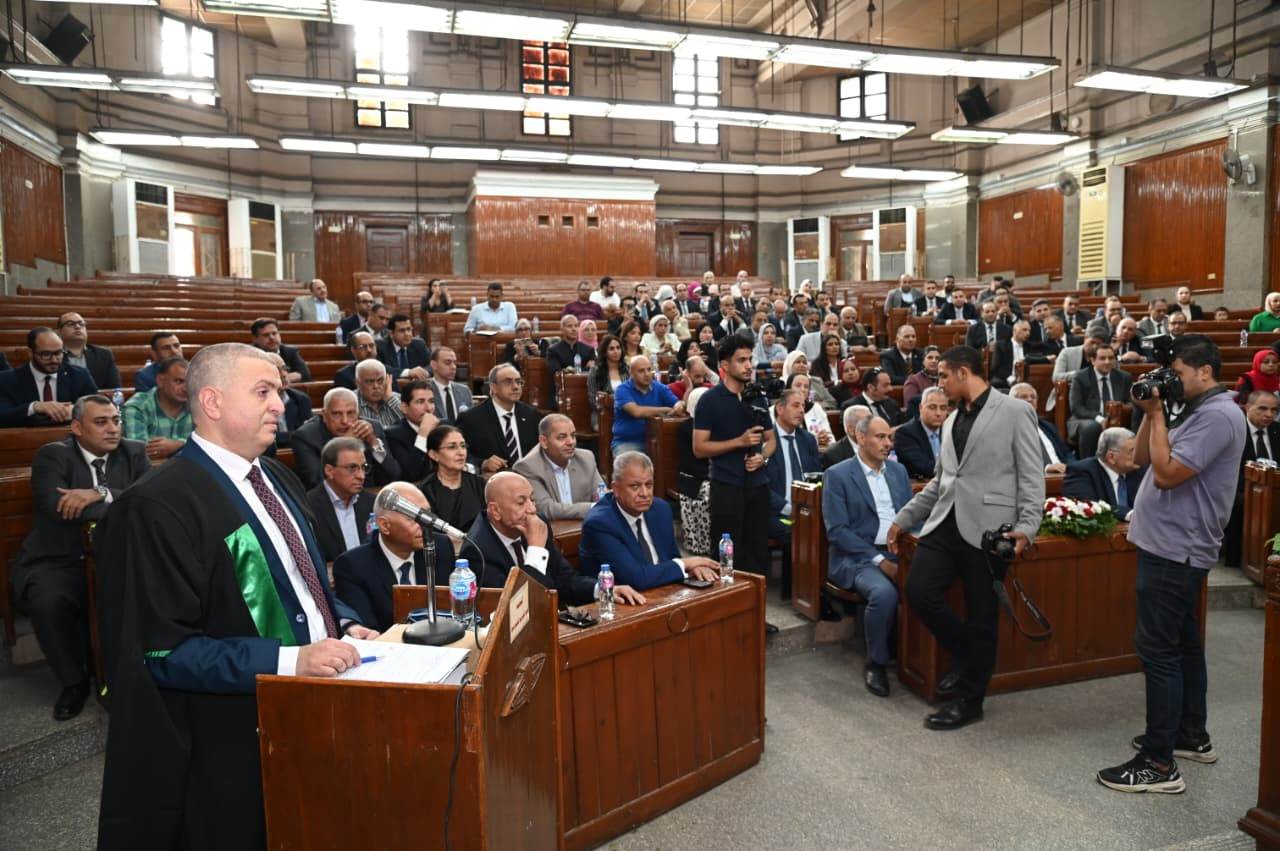 أثناء مناقشة الدكتوراة